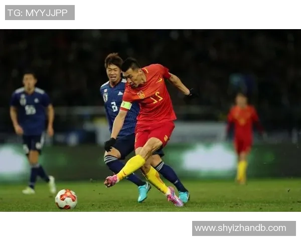 重庆足球队在全国锦标赛积分榜上以81分稳居第一名展现强劲实力